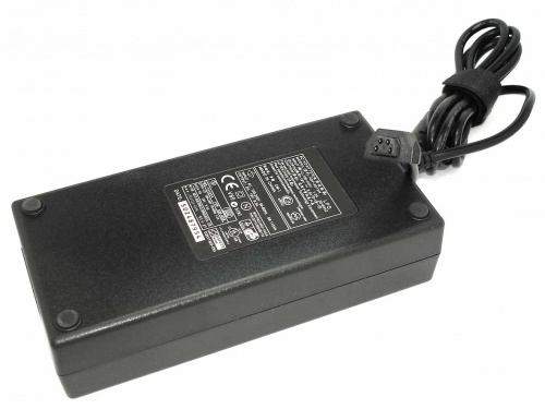 Блок питания (сетевой адаптер) для ноутбуков Toshiba 19V 9.5A 180W 4pin трапеция Блок питания (сетевой адаптер) для ноутбуков Toshiba 19V 9.5A 180W 4pin трапеция